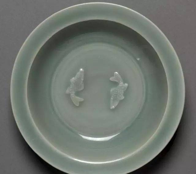 双鱼洗| 宋代龙泉窑里最受人喜欢的器型？_搜狐网