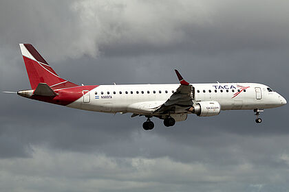 N989TA Avianca El Salvador Embraer ERJ-190 | Planespotters.net