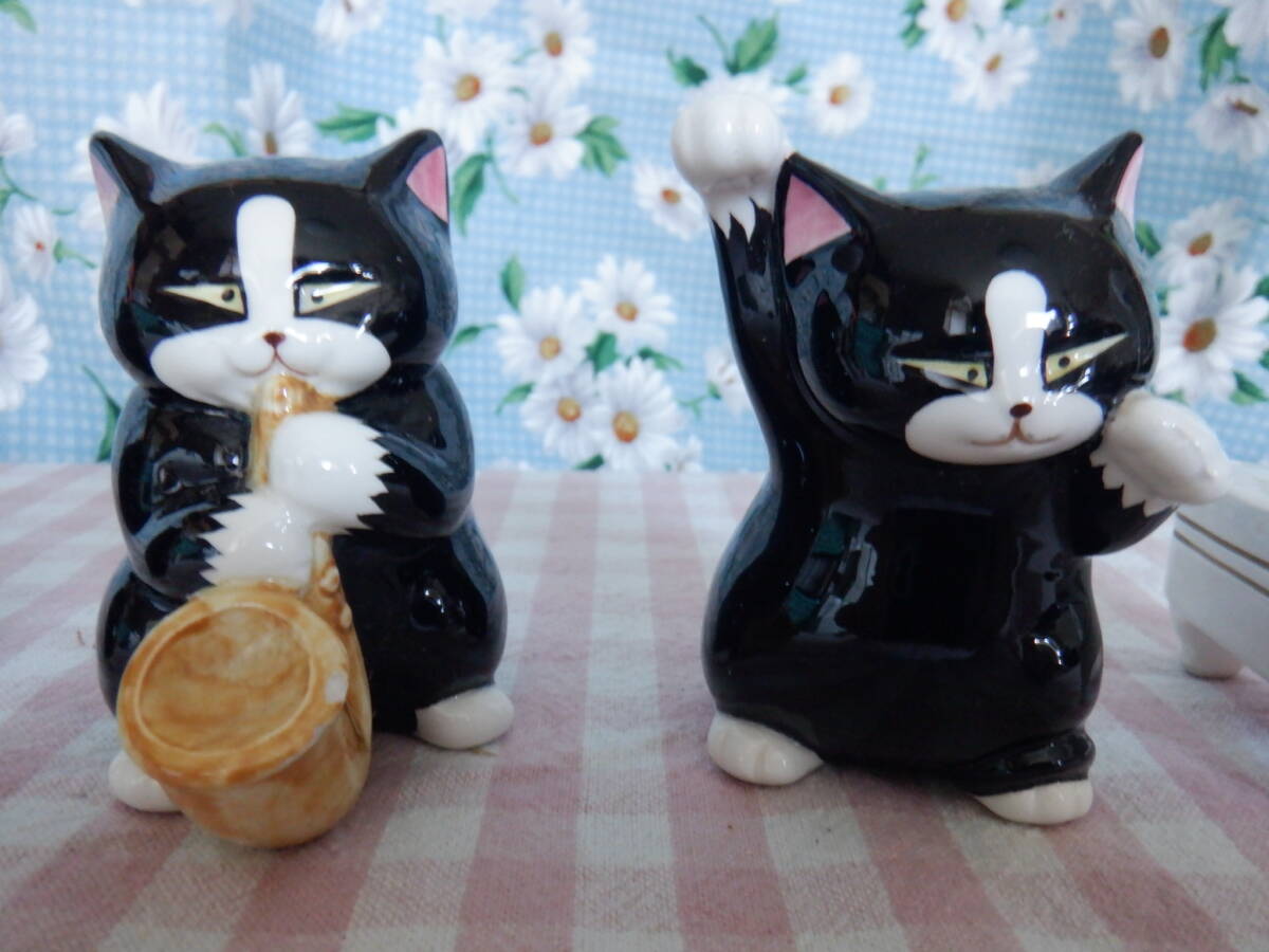 D8『セブンコーポレーション 黒猫バンド ドラム・エレキギター