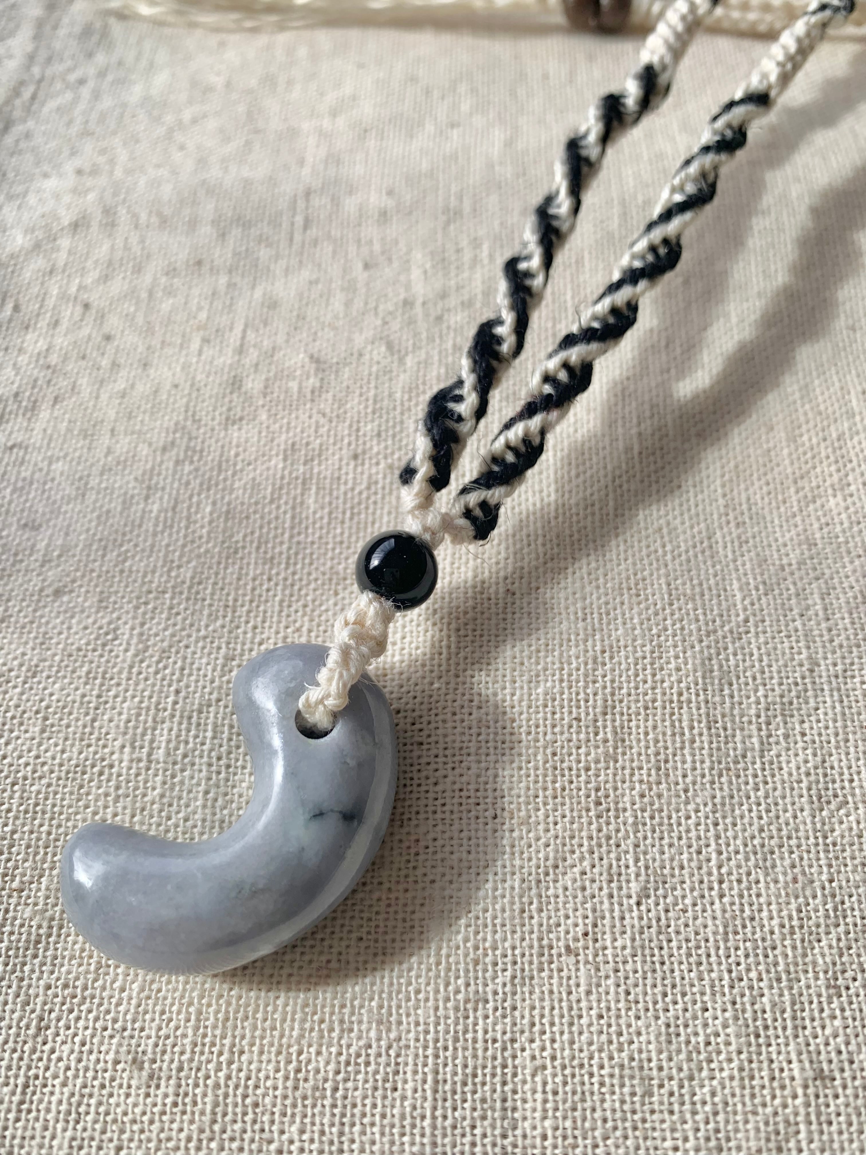 糸魚川産翡翠(ラベンダー）勾玉 ネックレス 1点もの | 糸魚川翡翠