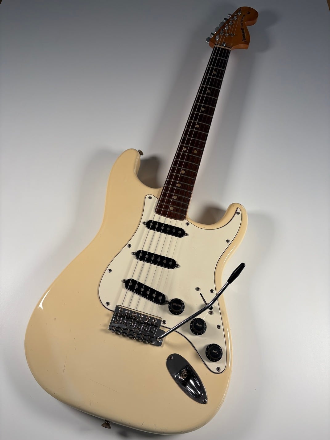 Fernandes The Revival RST-50W '83 / Stratocaster ('76) Type