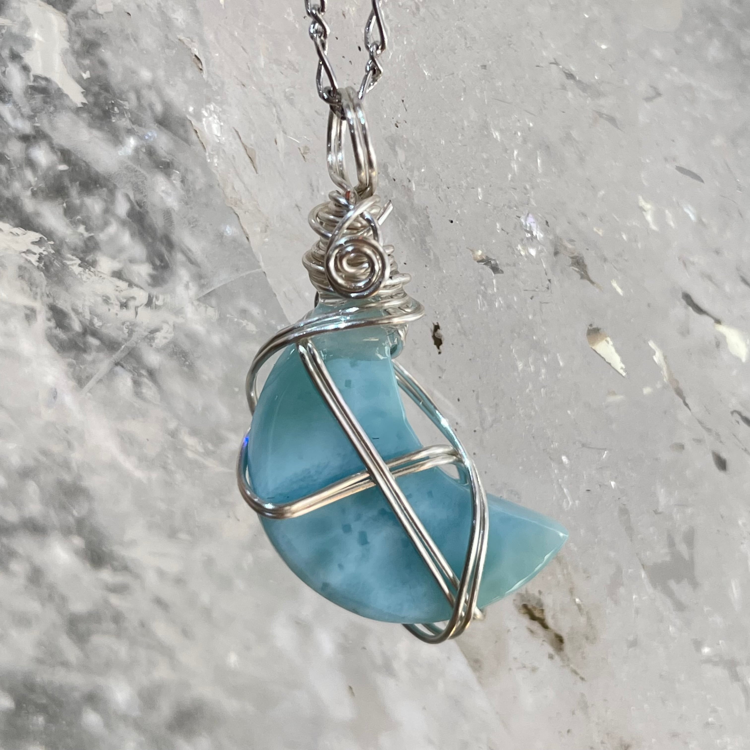 ラリマーペンダントトップ〈月形ペンダントトップ〉 | 石の魔法