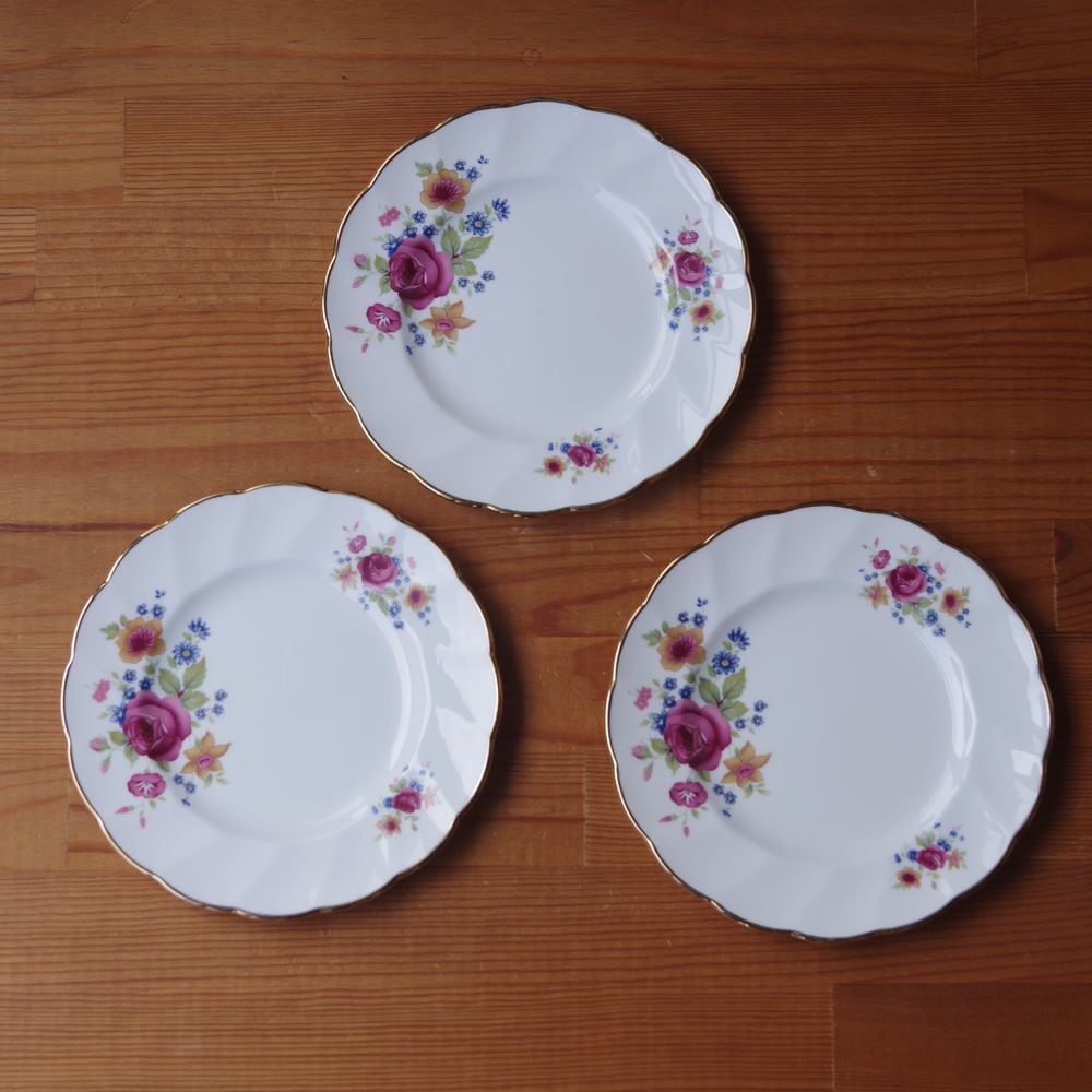 ヴィンテージ食器 薔薇 花柄 ケーキ皿 デザートプレート 16cm Royal