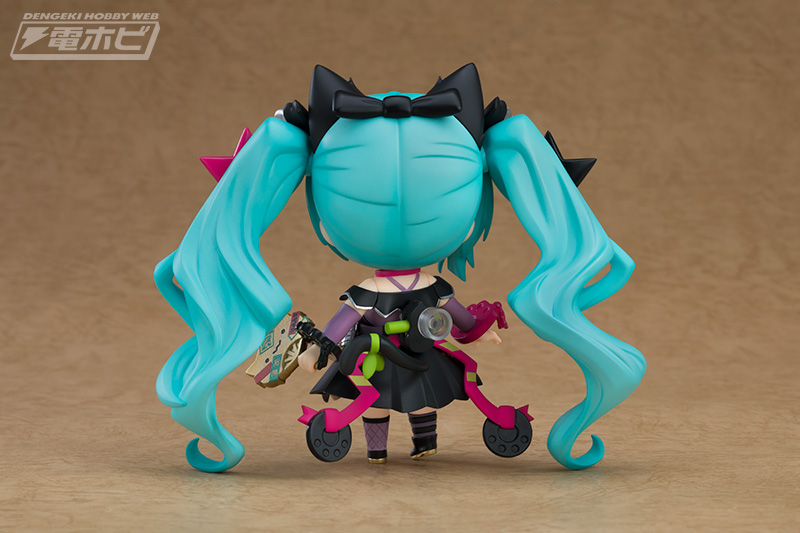 ロックでちょっとアンニュイな黒猫バージョンの招きミクがねんどろいど