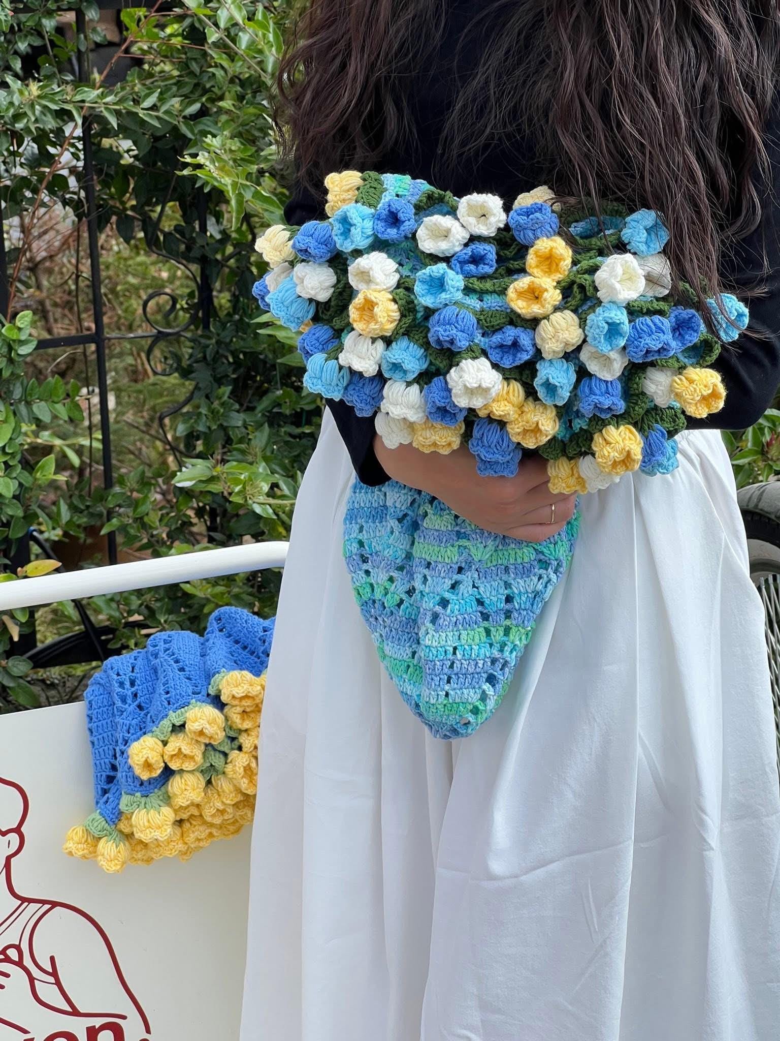 かぎ針編みの花束ブランケット、手作りのかぎ針編みのバラの花束