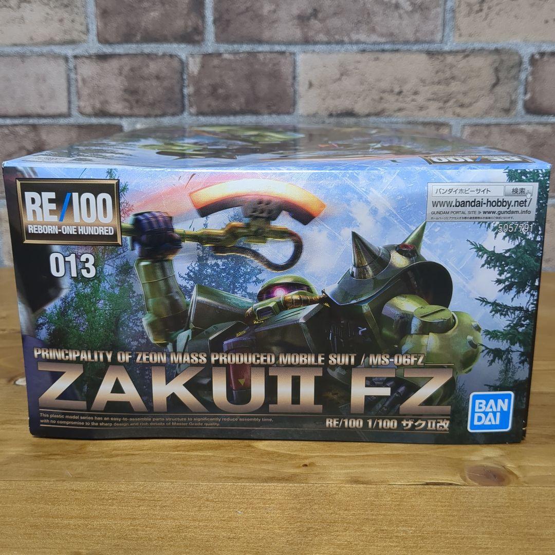 BANDAI RE/100 1/100 MS-06FZ ZAKU II FZ Custom Plastic Model Kit