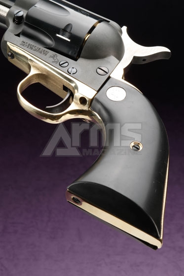 早撃ちカスタムの真鍮グリップモデル「ハートフォード FDC ベーシック