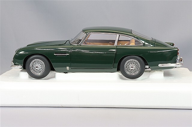 オートアート コンポジット 1/18 アストンマーティン DB5 ダークグリーン