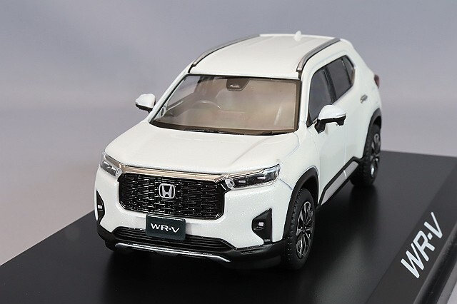 ホビージャパン 1/43 ホンダ WR-V プラチナホワイトパール