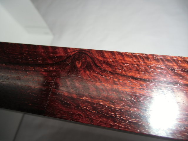 新品 津軽三味線 紅木 金細 綾杉胴 仮継ぎ付き 幅一寸 トチ多数 極上品