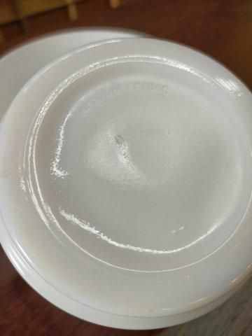 フランス製アルコパル強化ミルクガラスカップ＆ソーサー