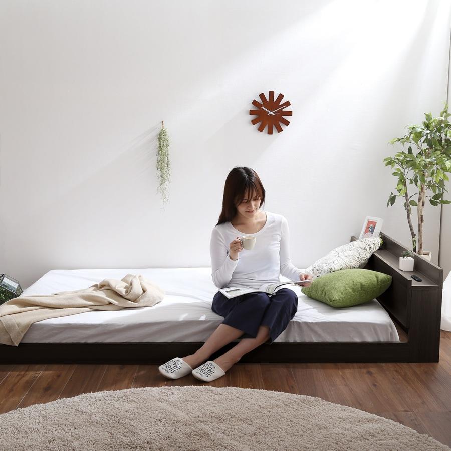 ニトリ（NITORI） セミダブル 宮・コンセント付き北欧調フロアベッド