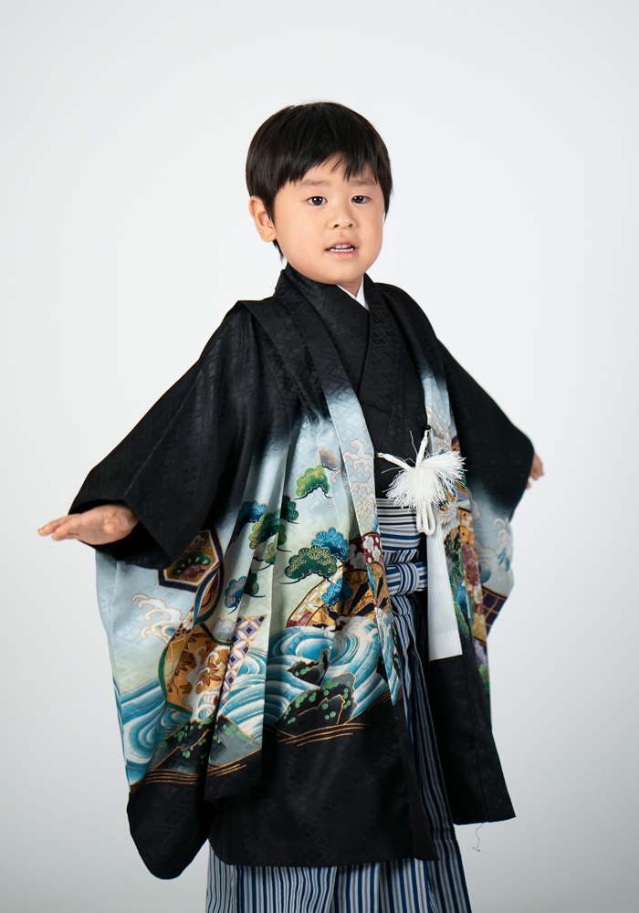 5歳・七五三の男子着物と袴レンタル】黒色 鷹・打ち出の小槌の柄 品番