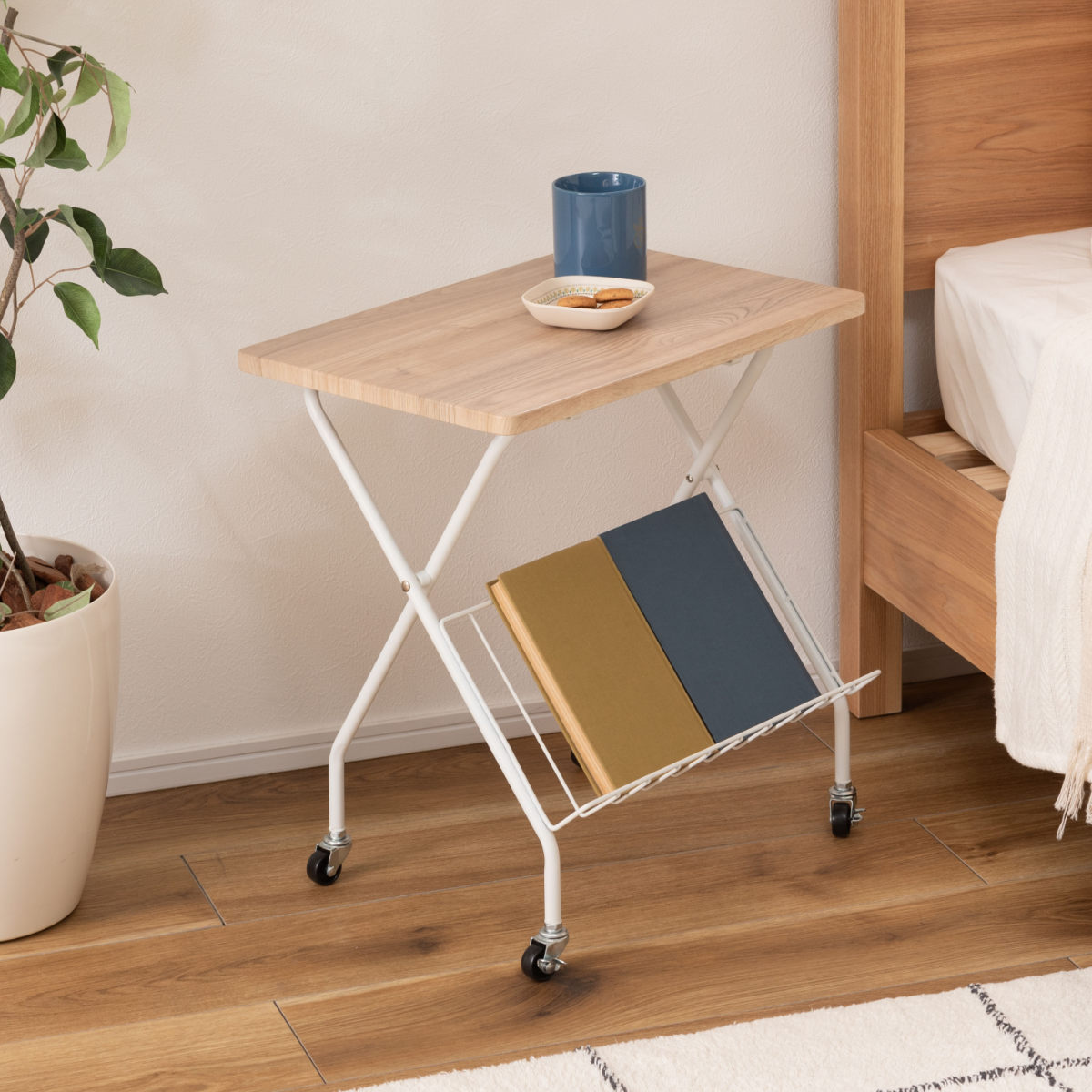東谷 サイドテーブル 折りたたみ式 高さ47cm キャスターロック付