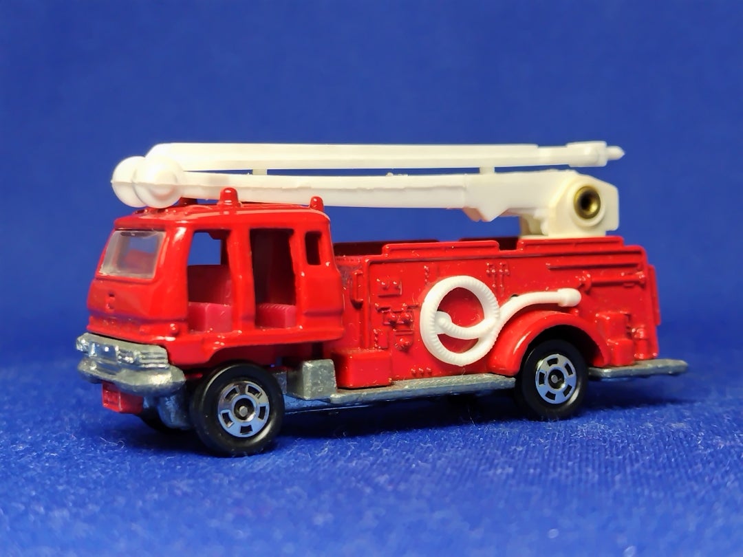 トミカ 3-2 いすゞスクアート消防車 1974年 | サンバーとの生活