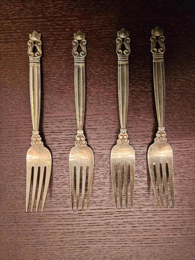  ジョージジェンセンACORNフォーク 4本セット ジョージ・ジェンセン「“Acorn” ケーキフォーク 長さ14.3cm