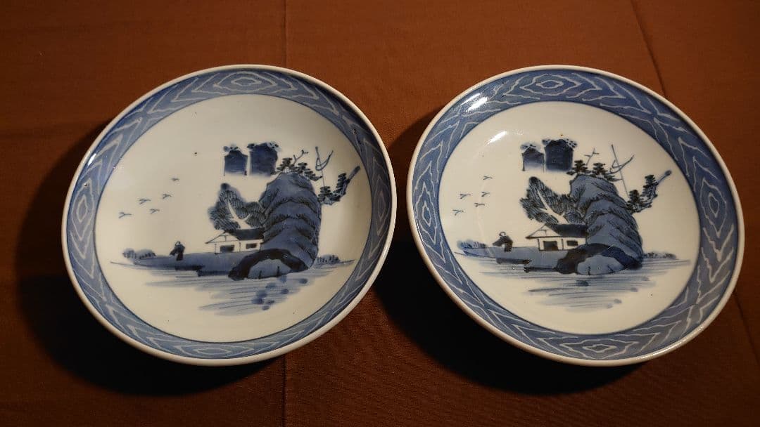 李朝　古玩　古染付　染付　中皿　菓子皿　茶道具　蔵出し　２客 李朝白磁染付花文皿 | 朝鮮陶磁器 | 利菴アーツコレクション