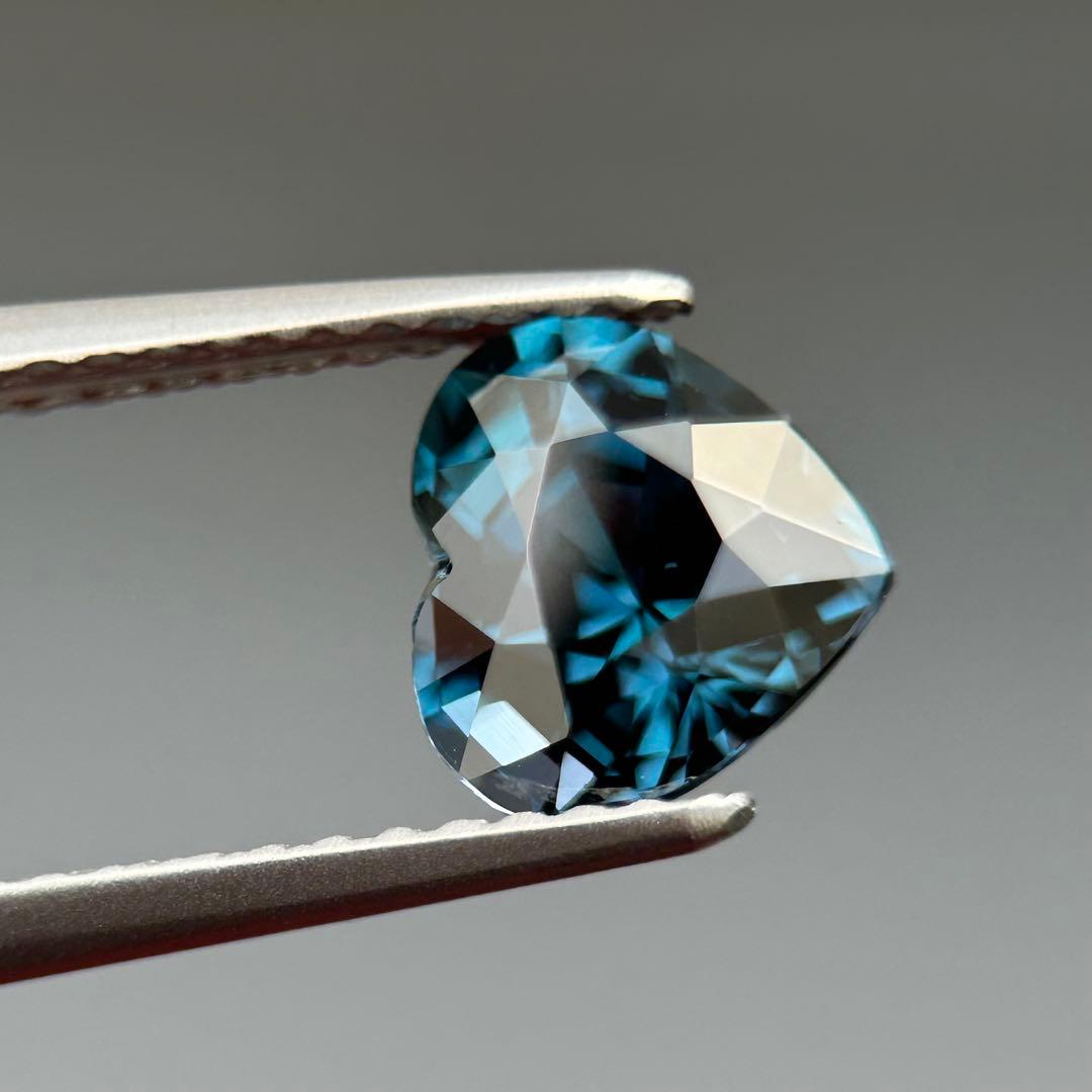 非加熱天然コバルトスピネルルース 非加熱カラーチェンジコバルトスピネル 1.4ct ルース【品質保証書/GIA