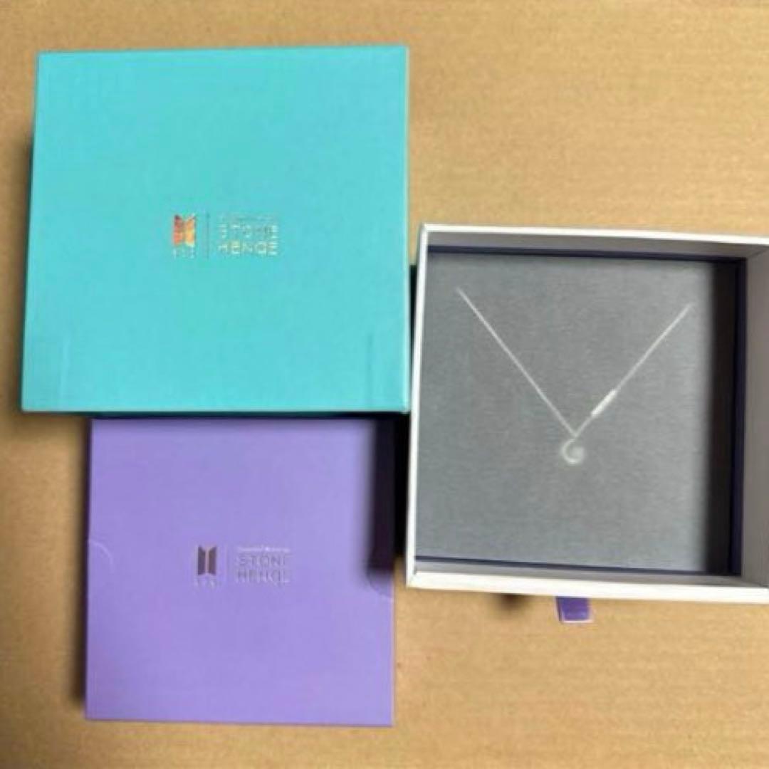 BTS×STONEHENgE MOMENT OF LIGHTネックレス V テテ Amazon.com: BTS | STONEHENgE Moment of Light Jewelry Official Army