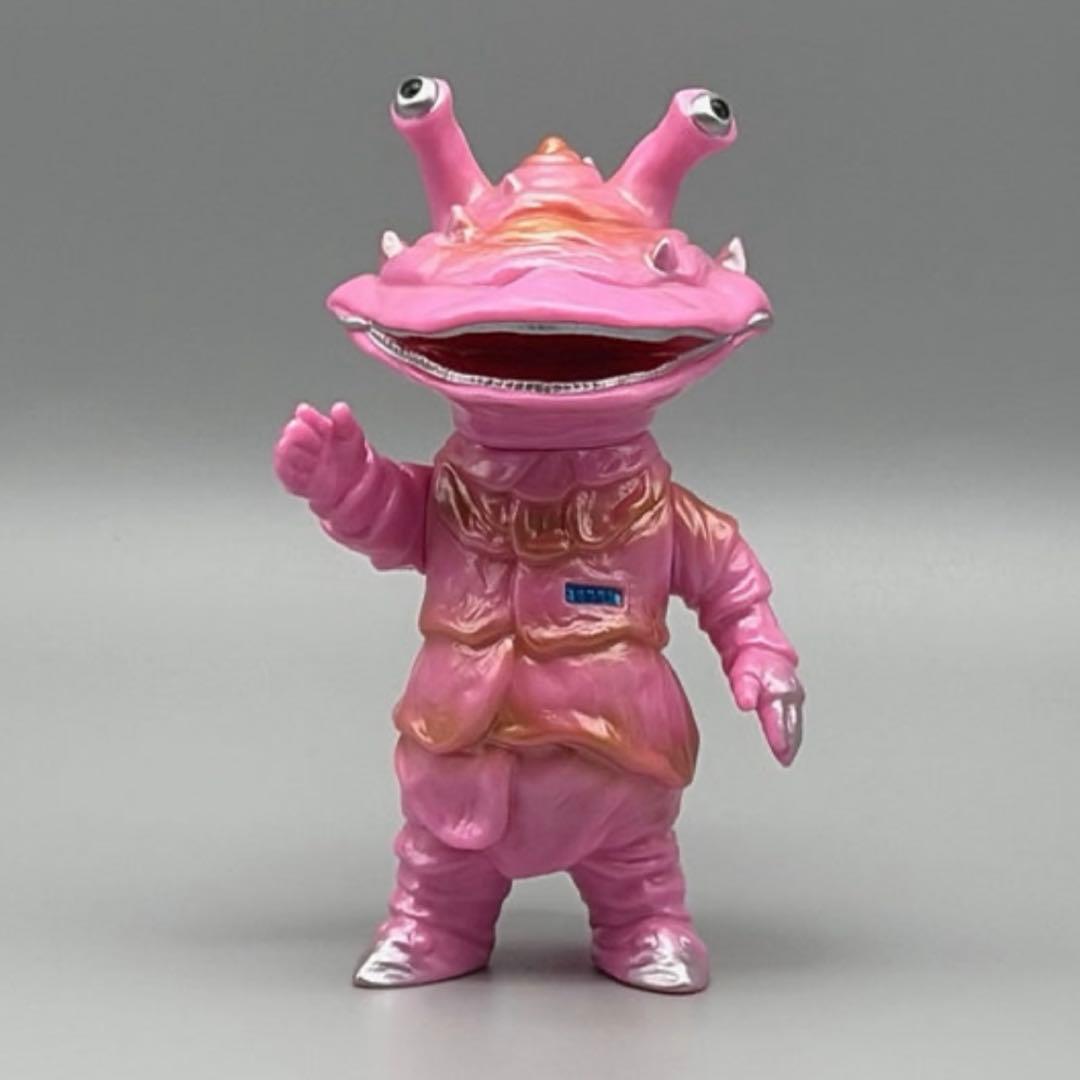 MAX TOY 怪獣 カネゴン ソフビ 墓場の画廊 ワンフェス ソフビ】【MAX TOY】カネゴン （蓄光）/MAXTOY マックストイ｜墓場の