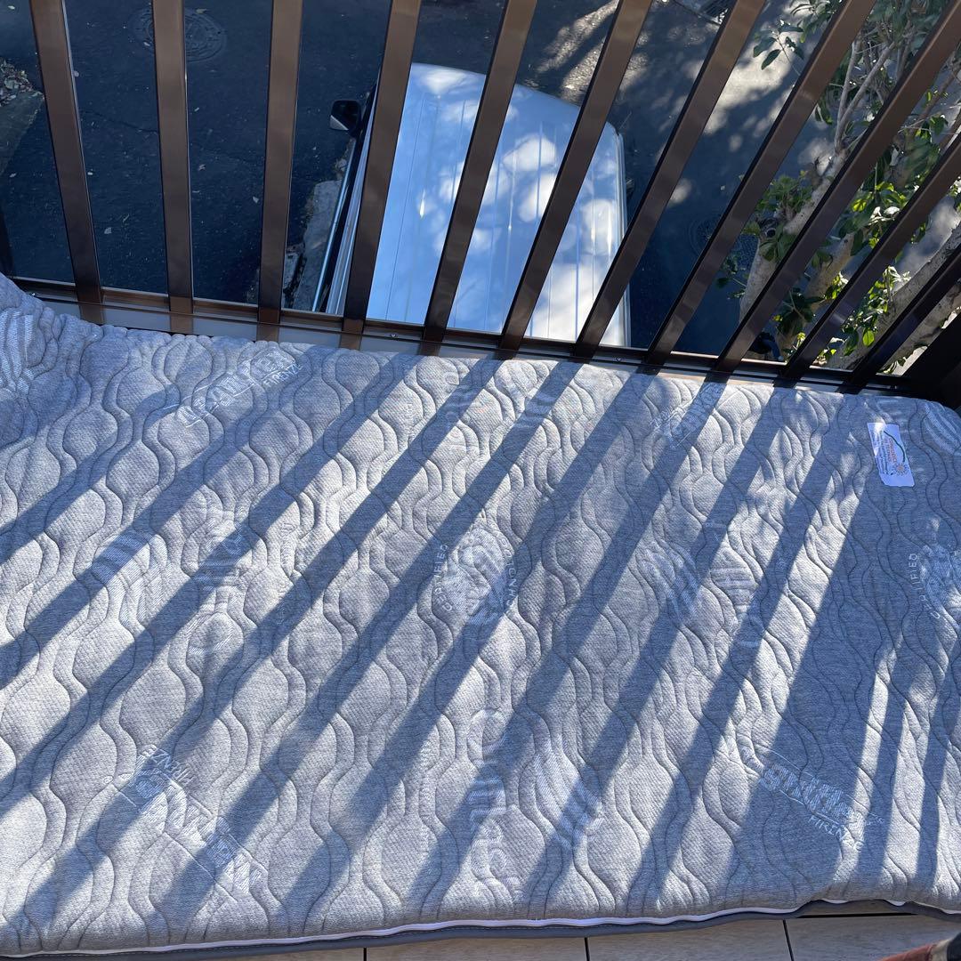 マニフレックス スーパーレイ・ロイヤル シルバーグレー 高反発 アウトラスト magniflexマニフレックス「スーパーレイ・ロイヤル」 superlay Royal