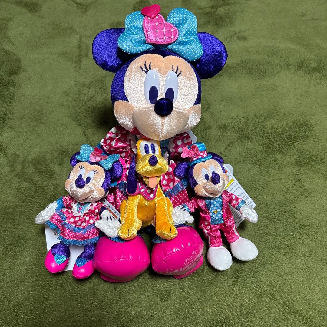 n*a様 ディズニー　パルパルーザ　ぬいぐるみ・ぬいば4点セット 1/9発売】ディズニー・パルパルーザ “ミニーのファンダーランド”グッズ