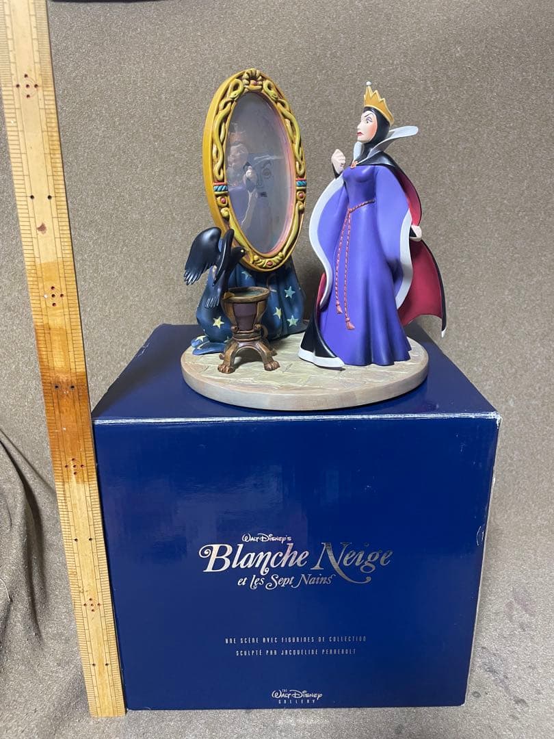 【500体限定】ディズニーギャラリー　白雪姫　邪悪な王女　魔法の鏡　フィギュア Amazon.co.jp: Mattel ディズニー コレクター 邪悪な女王 コレクタブル