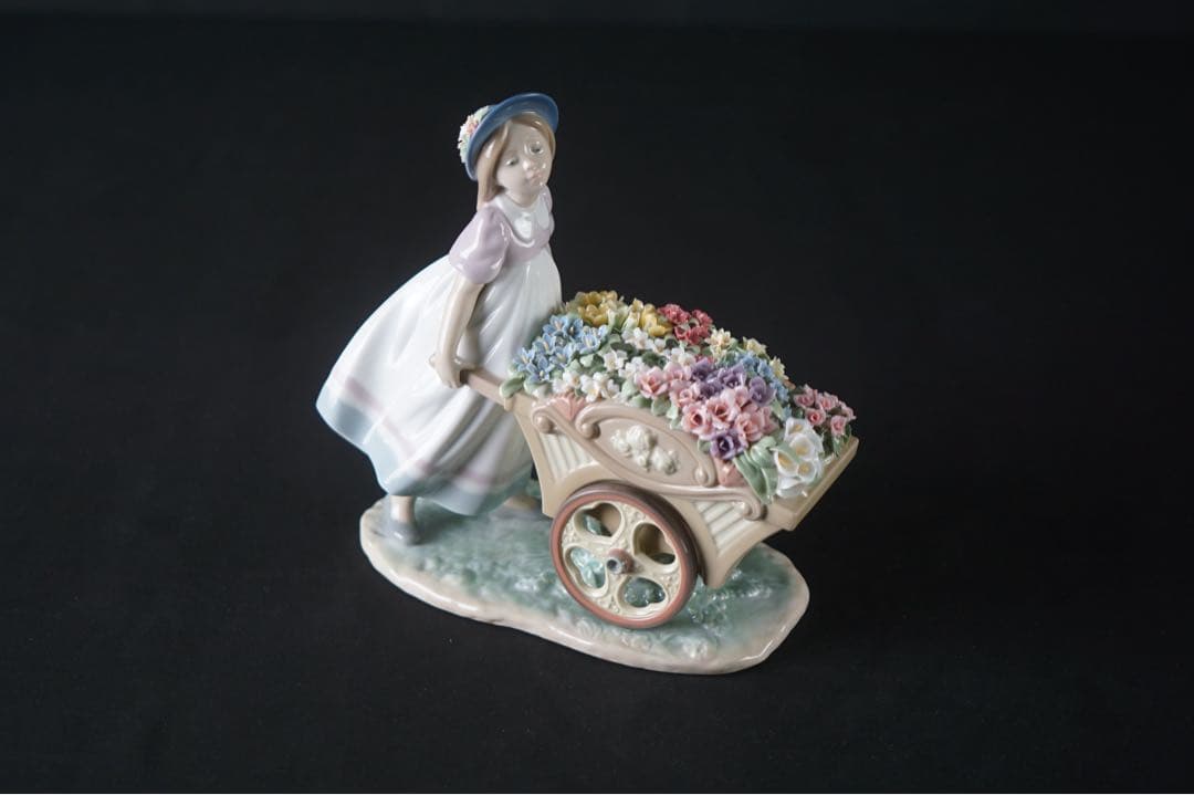 美品 Lladro リヤドロ 可愛いお花屋さん 6521 フィギュリン LLADRO（リヤドロ） 可愛いお花屋さん フィギュア 人形 女性 リアドロ