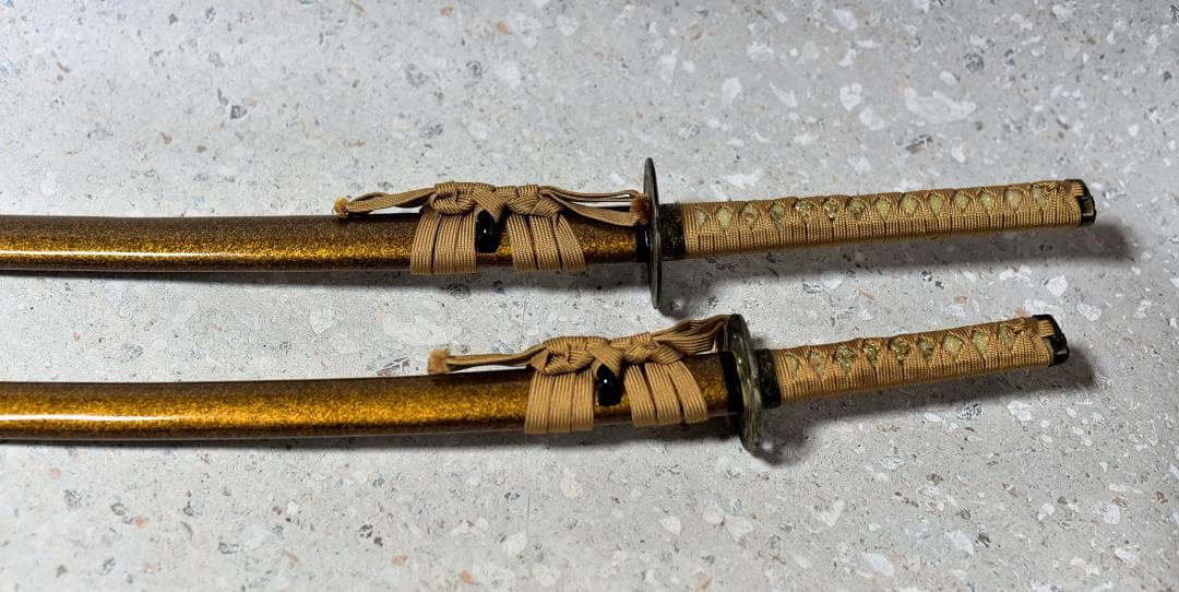 模造刀2振り（大刀、脇差）拵え山吹色　侍　武闘家　居合刀、日本刀 脇差 越前守助広 附 拵 (WA-090122)｜刀・日本刀の販売なら日本刀専門