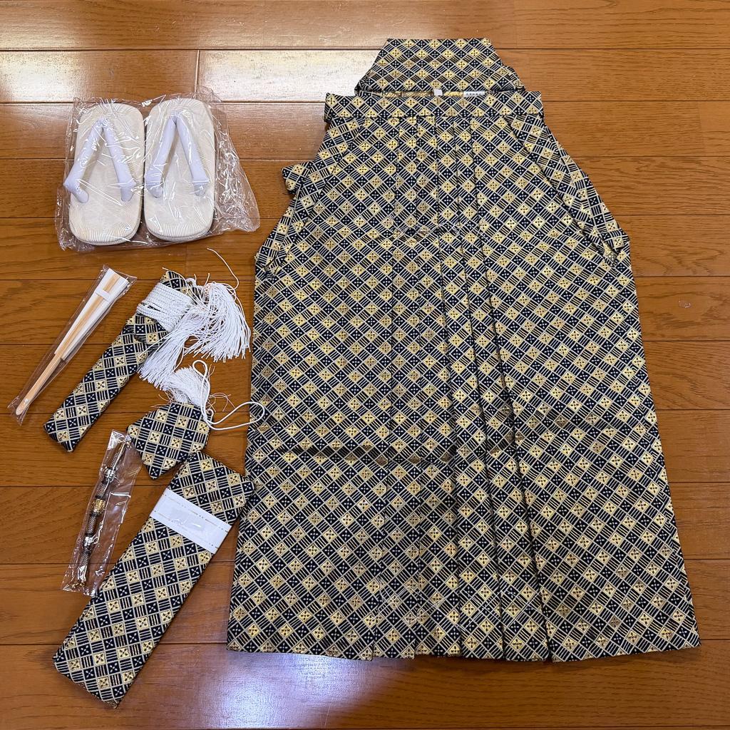 七五三 五歳 男児 袴小物セット 紋袴 黒×ゴールド 草履サイズ変更可 楽天市場】七五三 男の子 5歳 7歳 金刺繍紋入り 羽織袴セット 「黒・白