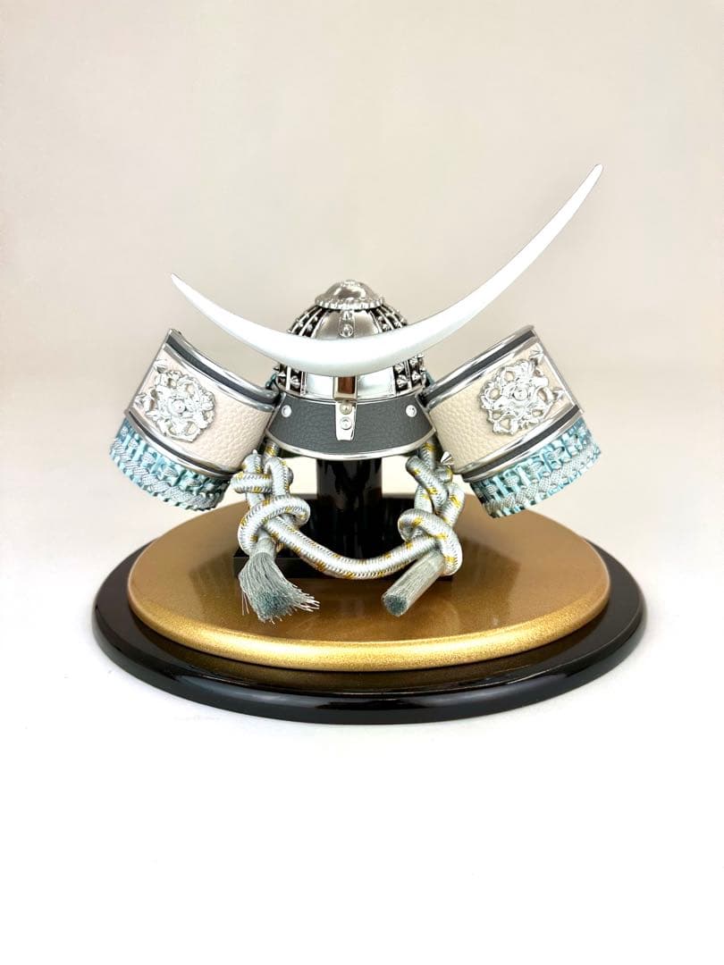 【五月人形】新品 端午の節句 兜飾り シルバー伊達 コンパクト 五月人形 ケース飾り コンパクト 兜飾り 伊達 ミニ おしゃれ 金 モダン