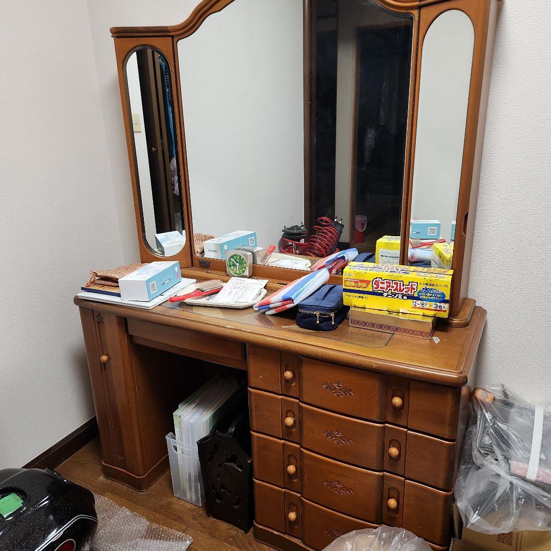 木製ブラウンドレッサー 3面鏡付き。値下げしました! ドレッサー 完成品 天然木 ウォールナット 無垢 デスク 机 スツール付
