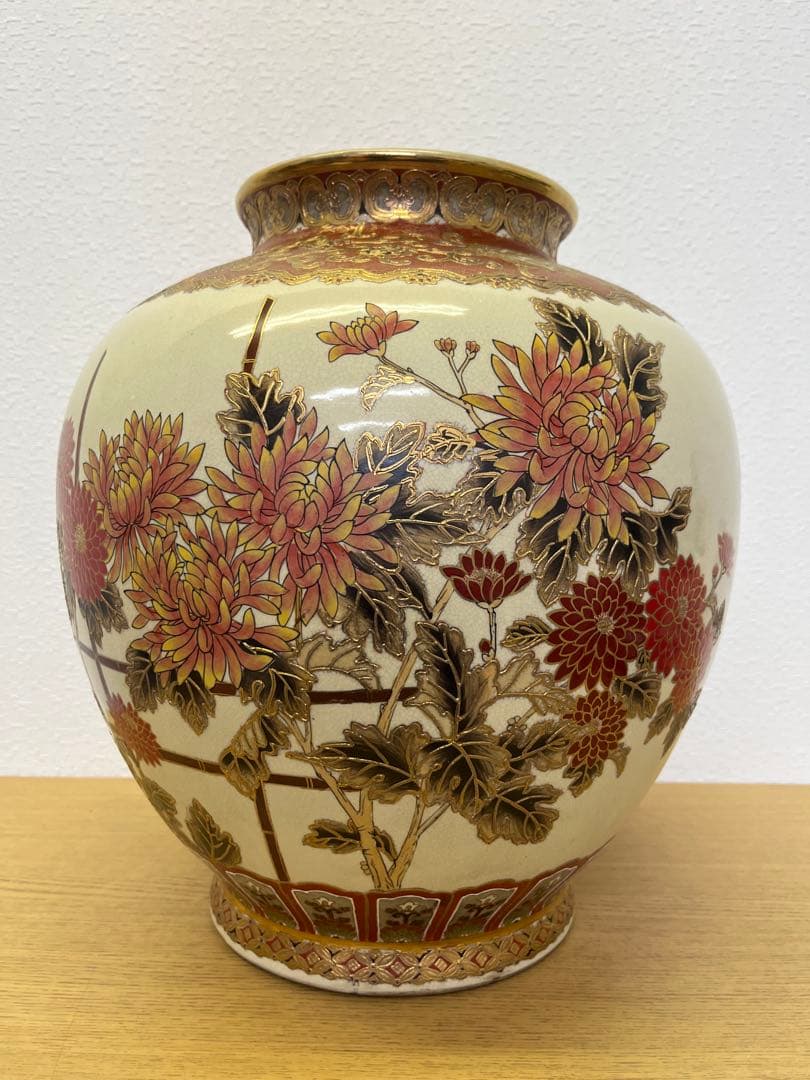 薩摩焼　花鳥風月図　金彩絵付壺　花瓶　アンティーク　インテリア satsuma-tenichi_asahi-1