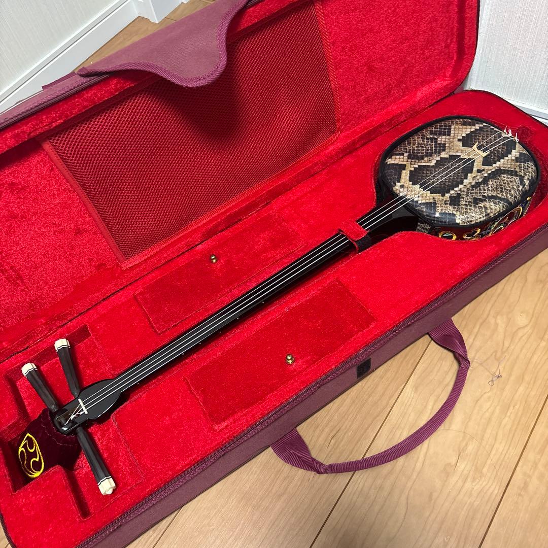 沖縄三線 人工皮 蛇柄 三味線　和楽器 ケース付 沖縄三線 蛇味線 和楽器 日本 本蛇皮 -d047 : GrunSound Yahoo!店