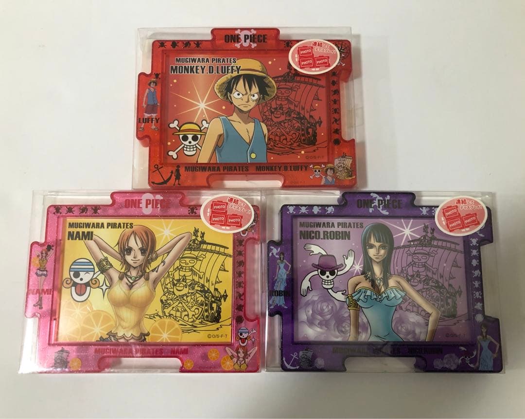 ワンピース　連結フォトフレーム　3点セット Amazon.co.jp: ワンピース 連結フォトフレーム3D新章 ナミ×ロビン