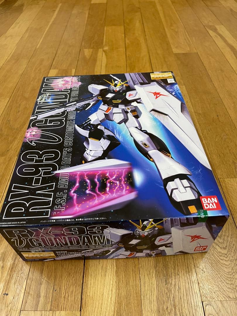 RX-93 νガンダム 1/100 プラモデル BANDAI RX-93 ニューガンダム（νガンダム） Ver.Ka （1/100スケール MG