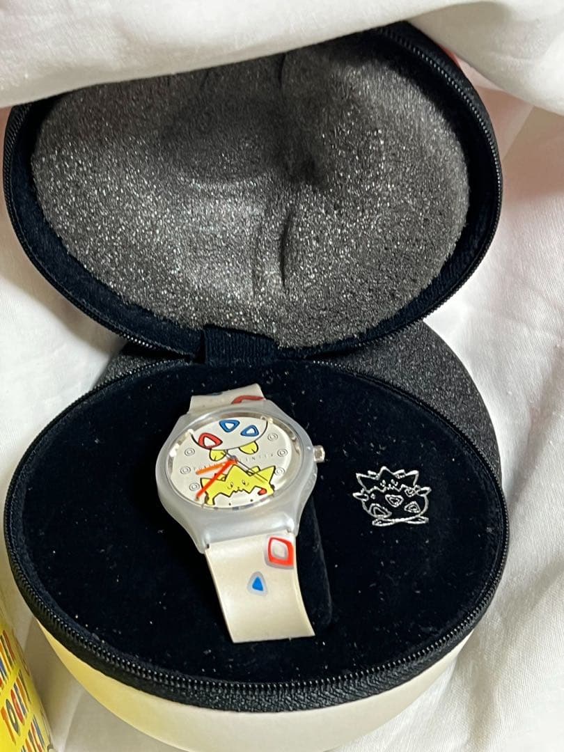 匿名配送/ポケモン トゲピー 腕時計 モンスターボールケース入り 希少 モンスターボール型のフタがクール！ポケモンデザインのデジタル