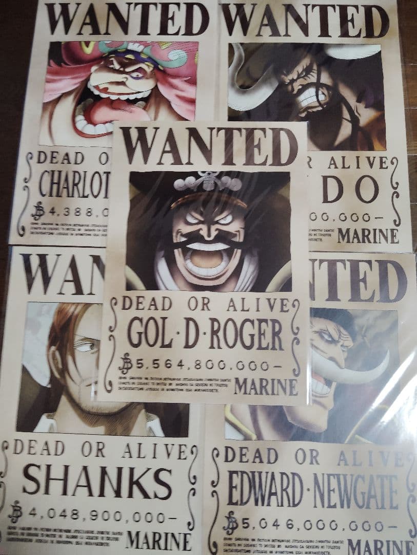 ワンピース　海軍公式手配書　四皇＋ロジャー ワンピース 海軍公式手配書 旧四皇 ロジャー - メルカリ