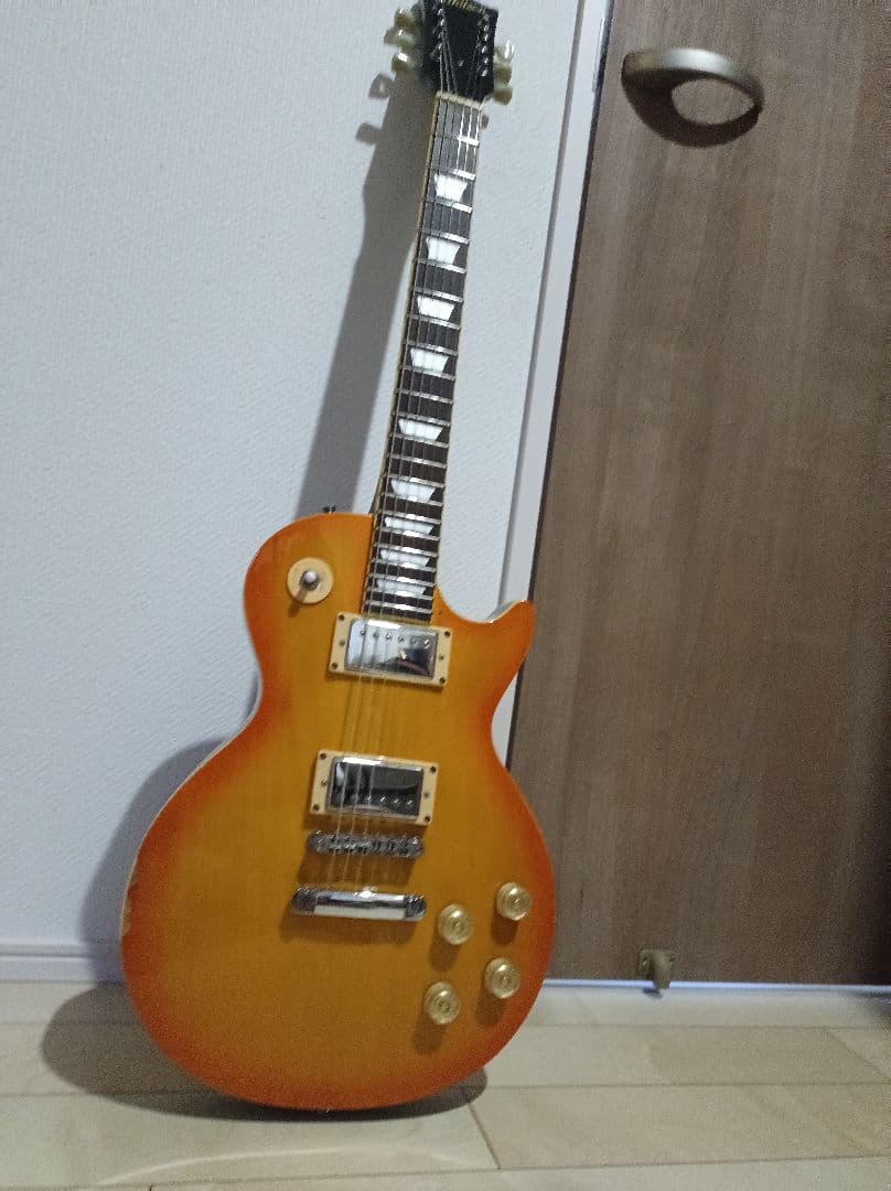 Maison レスポールタイプ　エレキギター Amazon | Maison メイソン エレキギター レスポールタイプ サクラ楽器