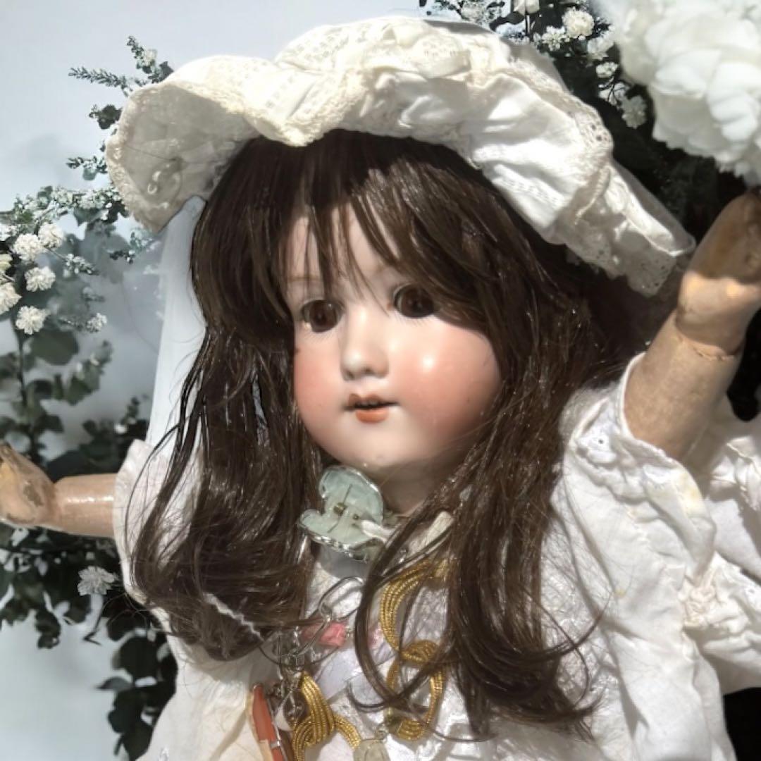 アンティーク ビスクドールアーモンド マルセル ホワイトドレス ボネ カメオ アンティーク ビスクドールアーモンド マルセル ホワイトドレス ボネ