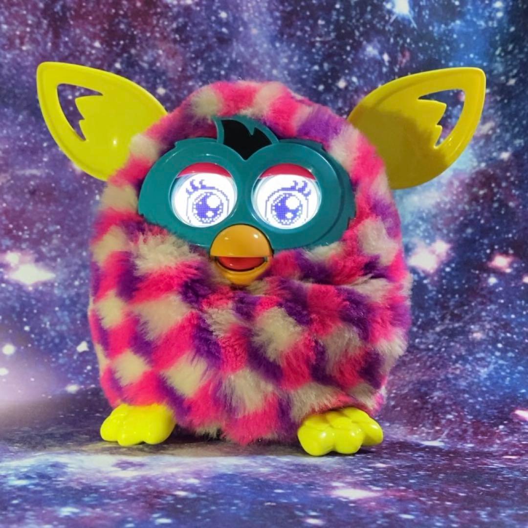 Furby ファービー ピンクホワイトパープル[デジタルペット] Amazon.com: Furby Purple, 15 Fashion Accessories, Interactive