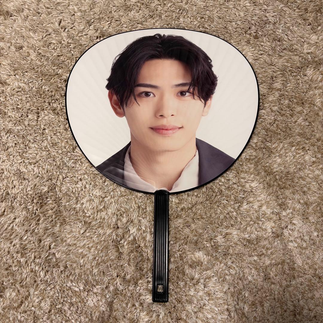 IMP. 影山拓也 うちわ - メルカリ